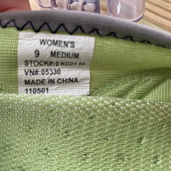 L.L. Bean Women 05330 Green Mary Jane Shoes Fabric Size 9 Slip on comfort - Picture 8 of 8